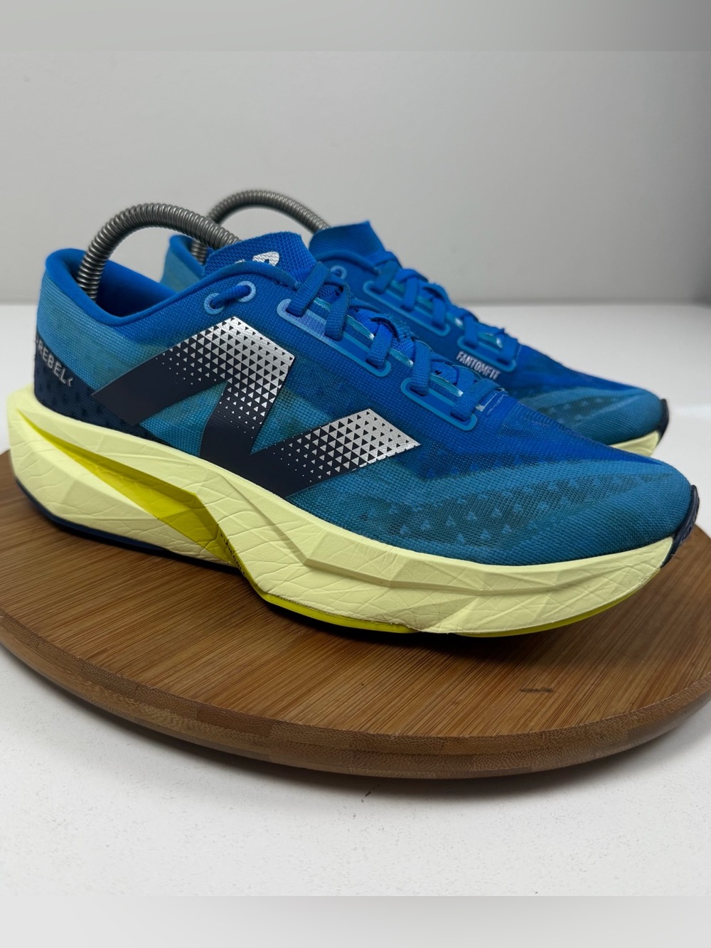 New Balance FuelCell Rebel V4
